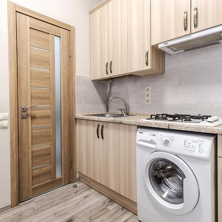 Creamy Apartment Lviv Buitenkant foto
