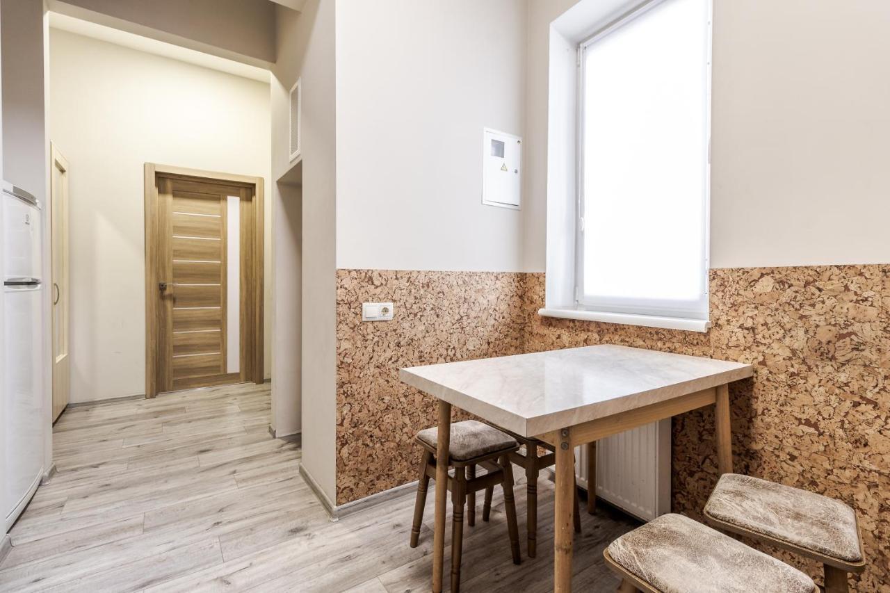 Creamy Apartment Lviv Buitenkant foto