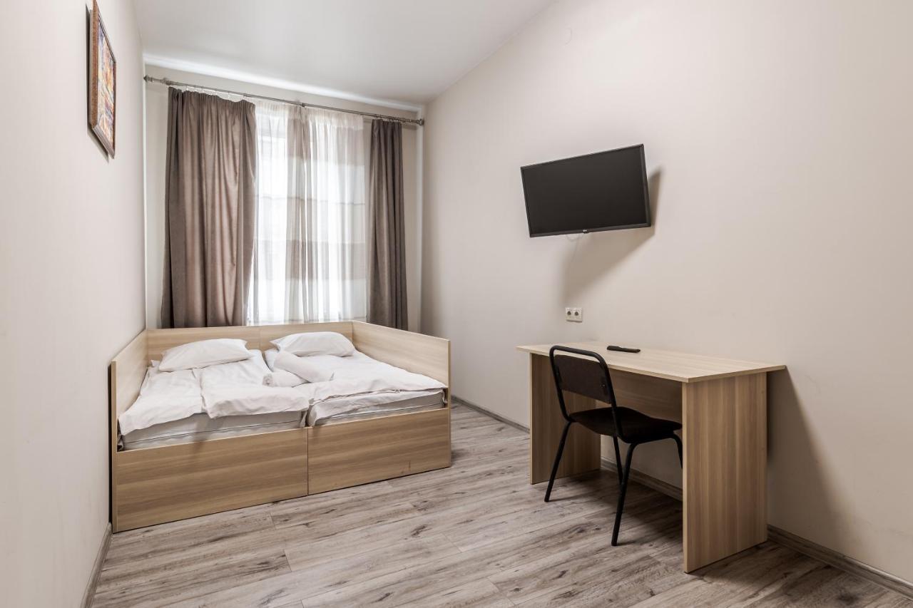 Creamy Apartment Lviv Buitenkant foto
